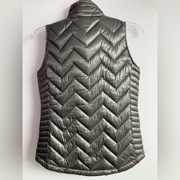 Calvin Klein Performance Women’s Quilted Down Vest, Small, Puffer - Picture 7 of 9